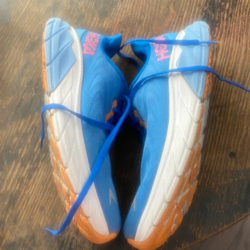 Hoka Arahi 6 WIDE Sneakers.Women Sz 9.5